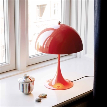 Louis Poulsen Panthella Mini Bordlampe Coral i stue