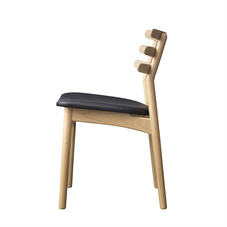 FDB Møbler J48 stol i egetræ til køkkenmiljøet