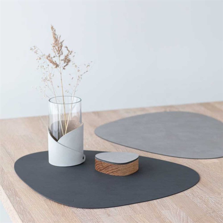 Lind DNA Double Table Mat Nupo Curve Anthracite/Lysegrå spisestue