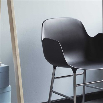 Normann Copenhagen Form Spisebordsstol m/armlæn Chrome i stue