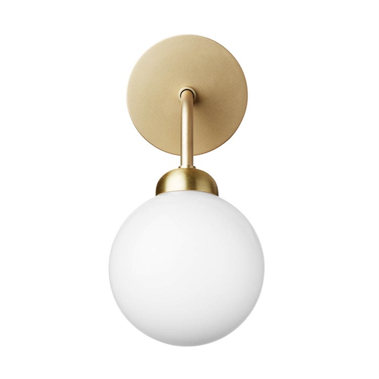 Nuura Apiales Væglampe Brushed Brass/Opal White
