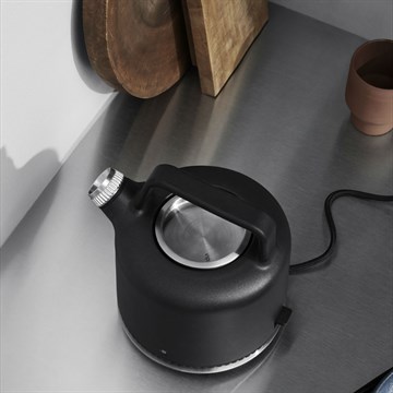 Vipp Electric kettle med tud til køkkenalrummet
