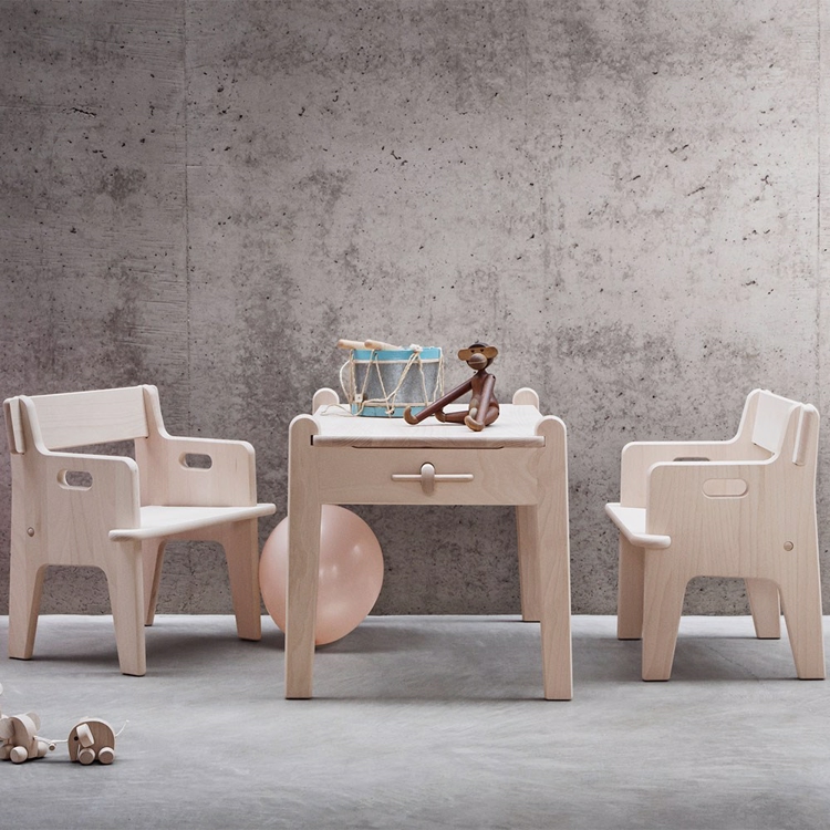 Wegners Børnemøbler fra Carl Hansen Peters bord og stol